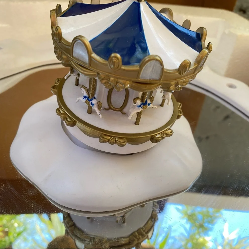 Vintage Christmas Magic Winter Wonderland Display - Picture 7 of 7